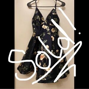 Floral V-Neck Sleeveless Party Dress